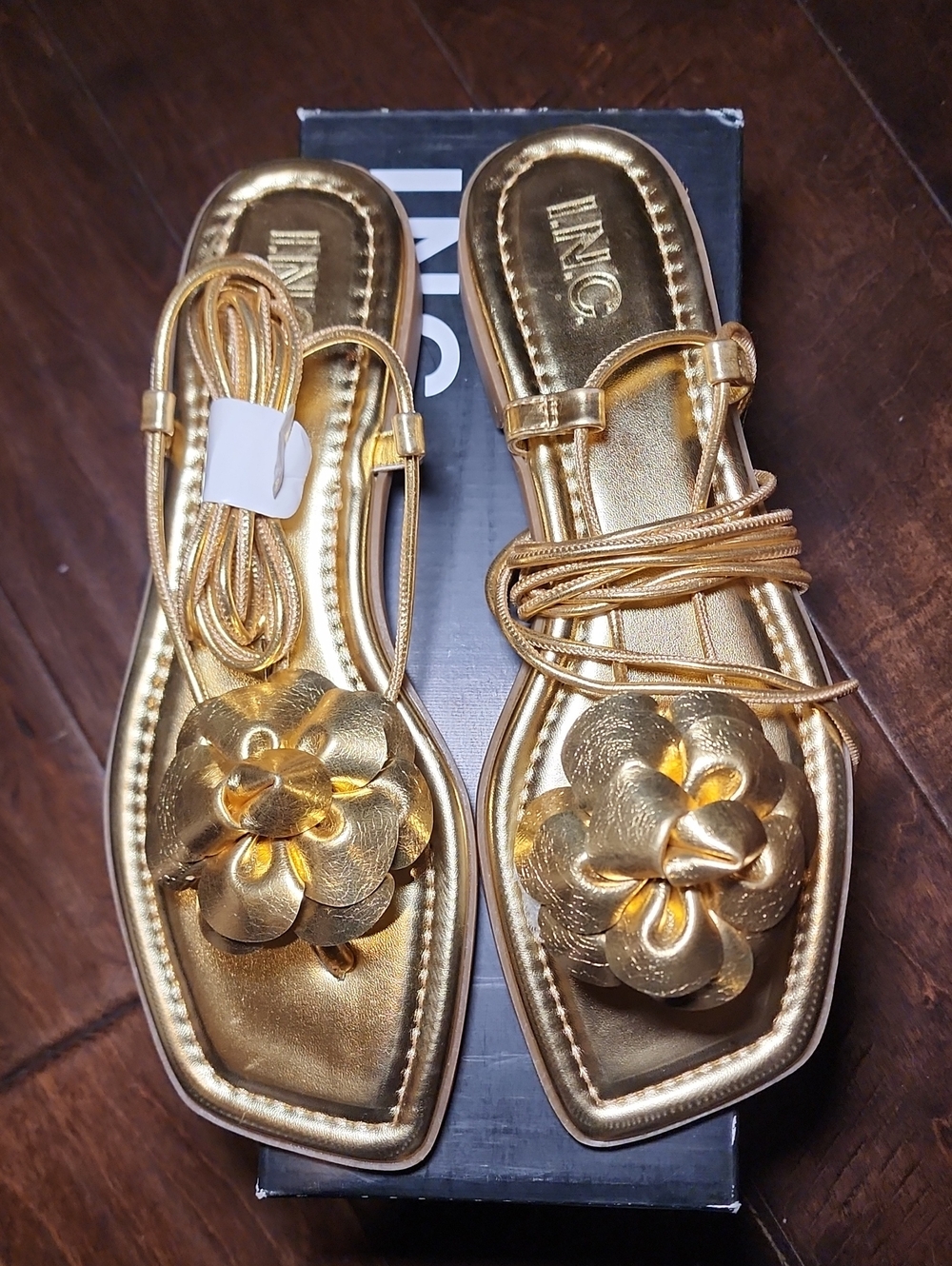 New INC International Concepts Gilma Gold Flat Sandals, Sz. 10